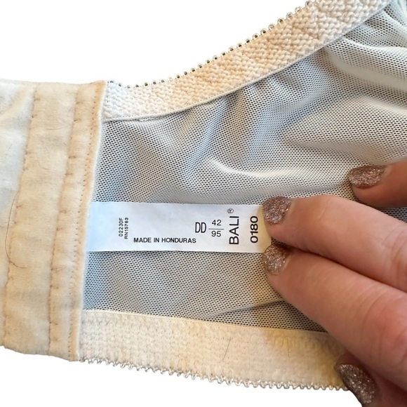 3/$20 Bali 42DD flower full figure underwire Bra 0180 light beige - Picture 5 of 5